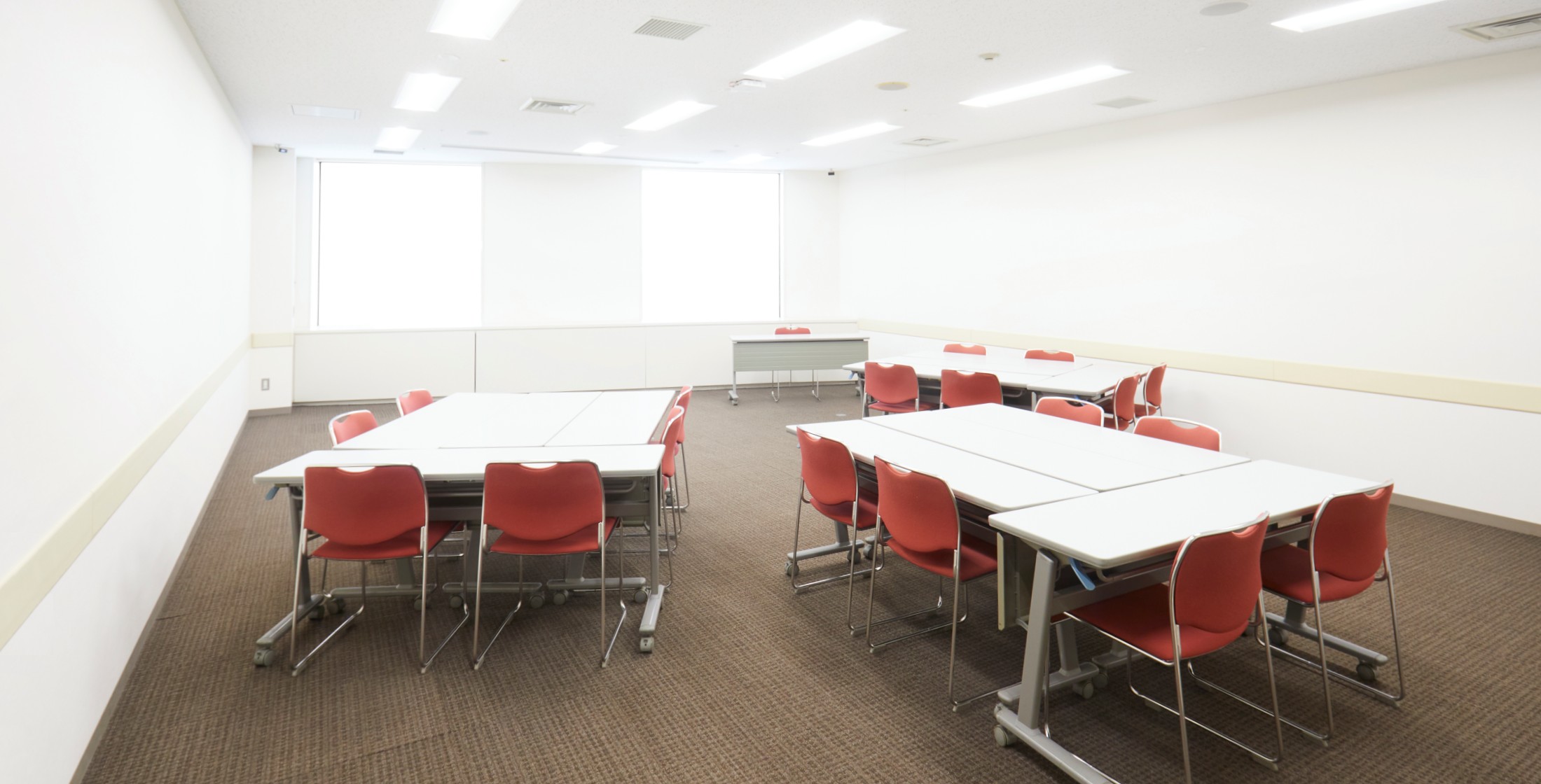 貸し会議室104島形式