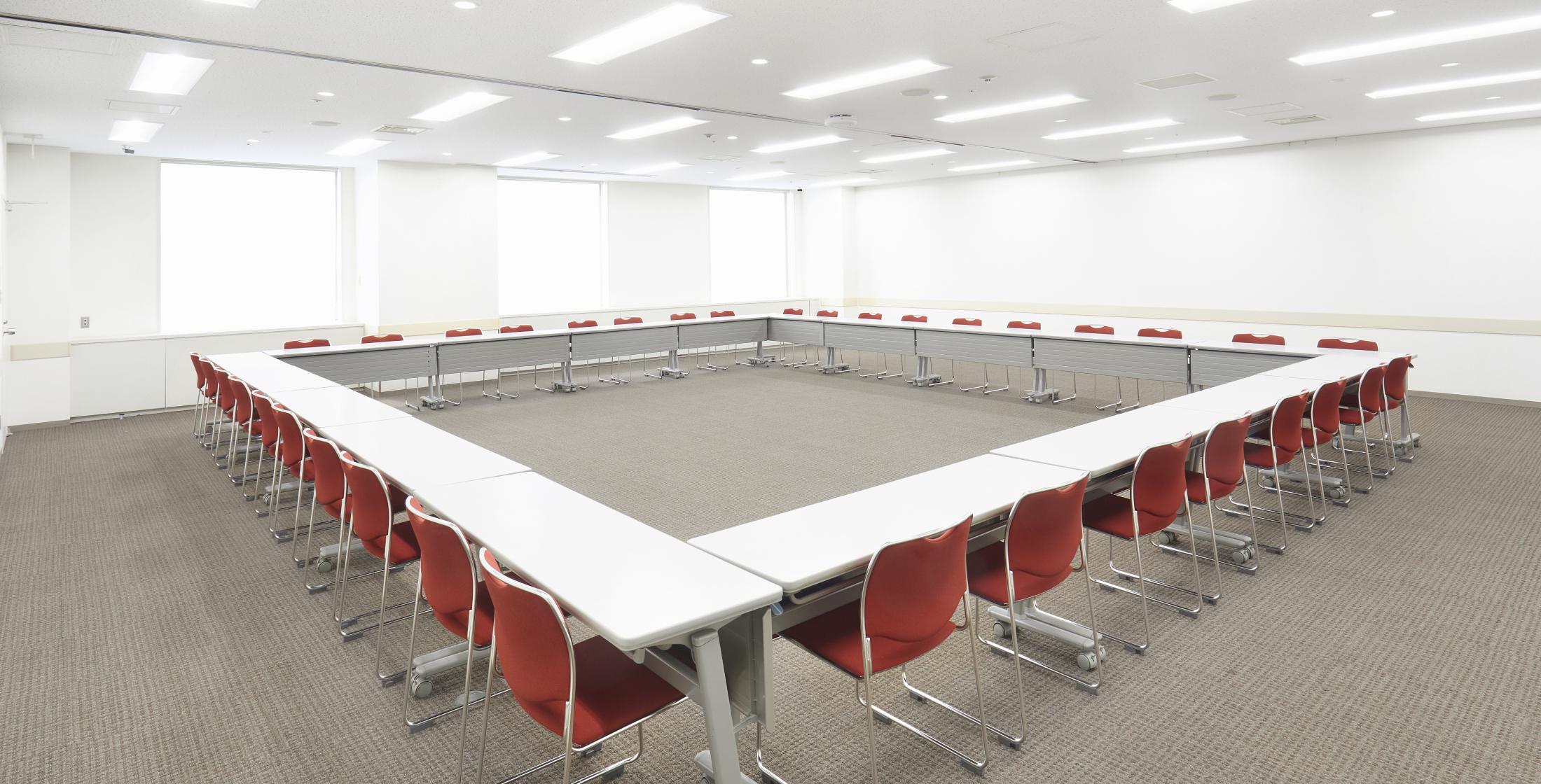 貸し会議室113ロの字形式