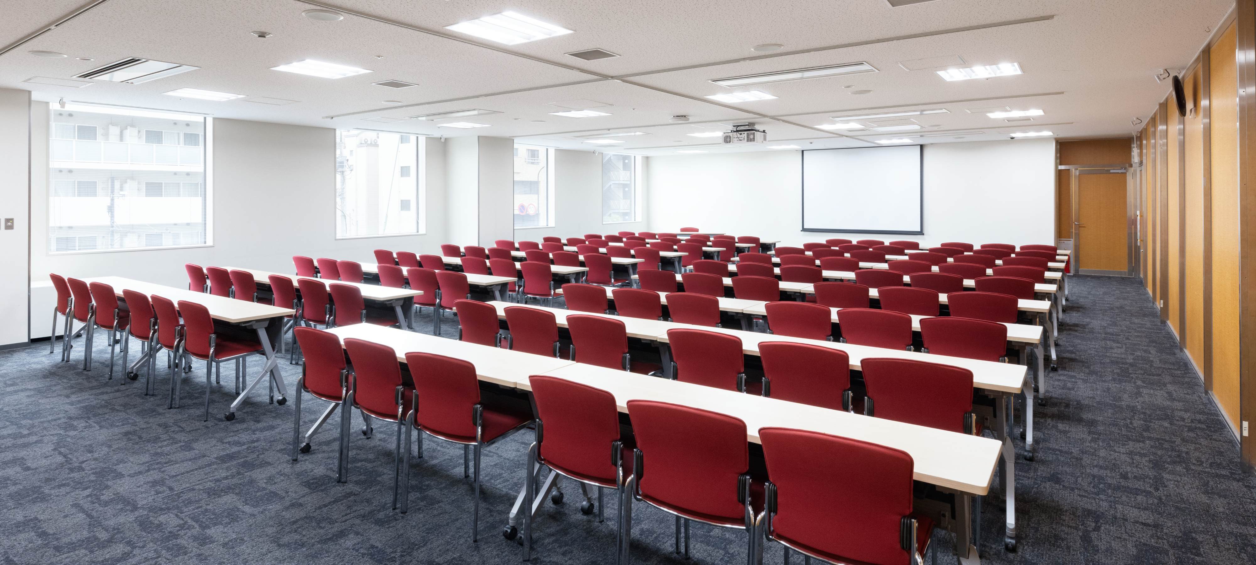 イベントホール2ndスクール形式