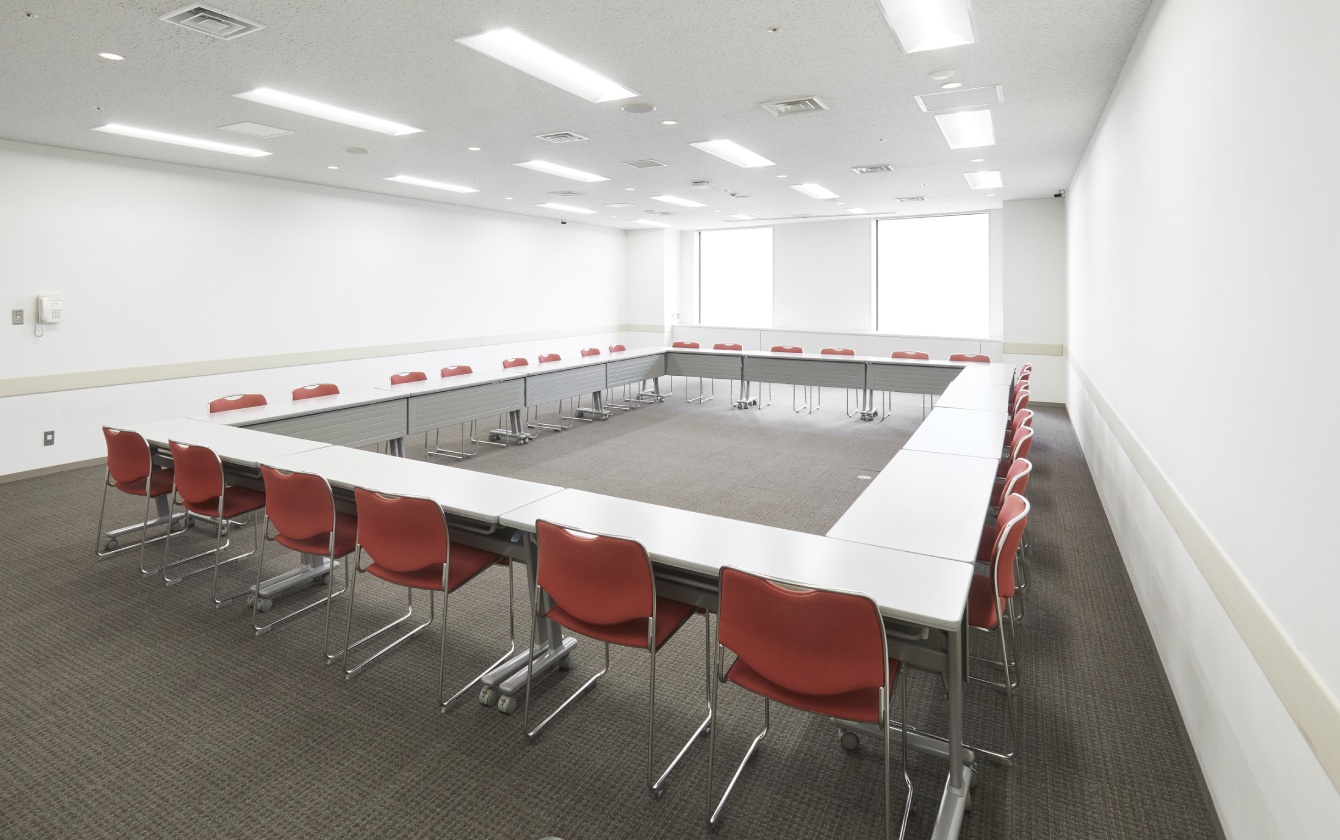 貸し会議室106ロの字形式