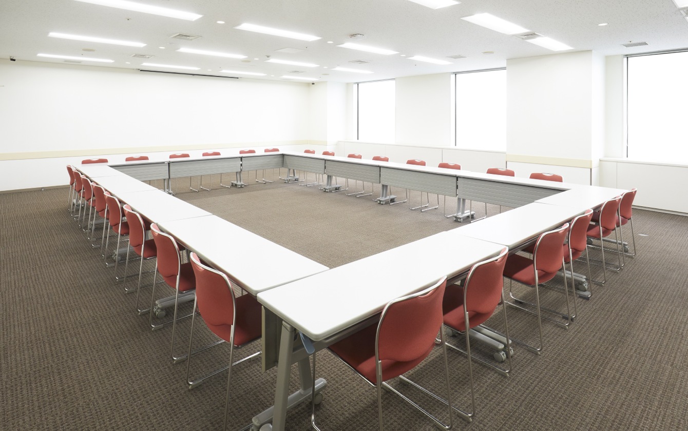 貸し会議室107ロの字形式