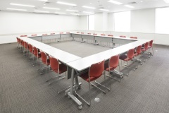 貸し会議室108ロの字形式