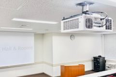 貸し会議室天吊プロジェクター