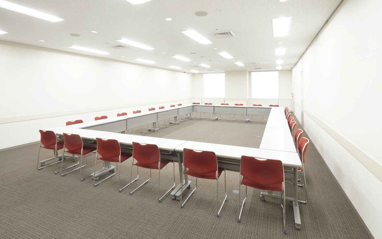 貸し会議室112ロの字形式