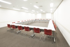 貸し会議室112ロの字形式