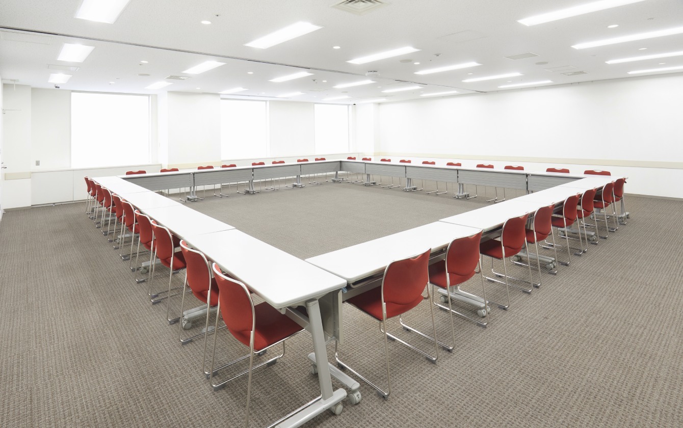 貸し会議室113ロの字形式