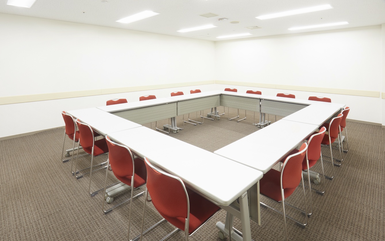 貸し会議室113ロの字形式