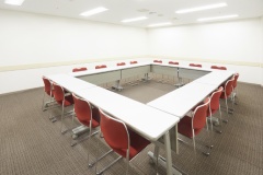 貸し会議室113ロの字形式