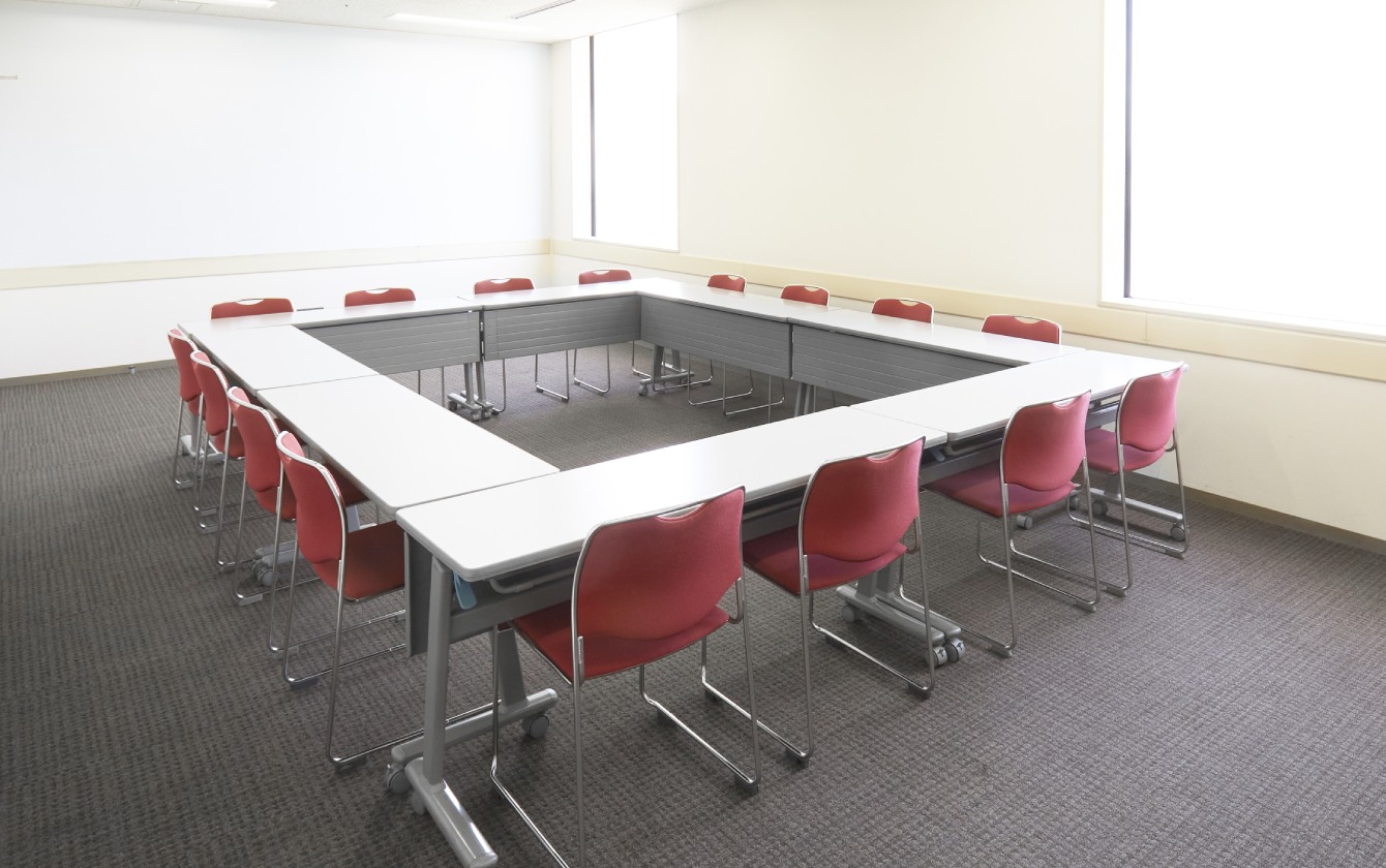 貸し会議室6階Privateロの字形式