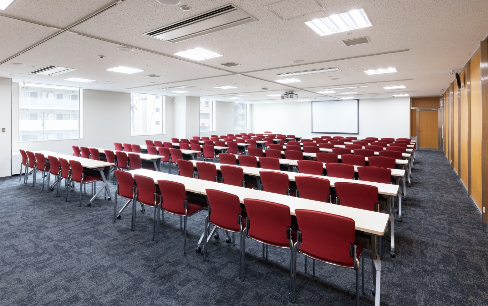 イベントホール2ndスクール形式